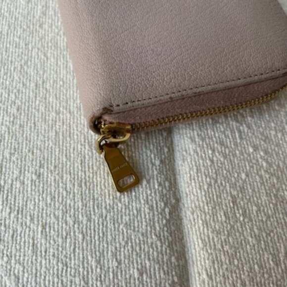 Miu Miu Zip Around Wallet - Picture 4 of 9